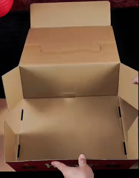 飛機(jī)盒可以變成收納盒一物兩用！(圖1)